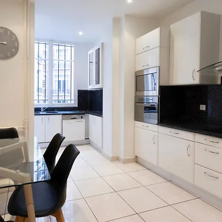 Spcaious Flat 160 M2 Close To Eiffel Tower Apartment Paris