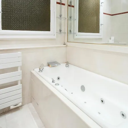Spcaious Flat 160 M2 Close To Eiffel Tower Apartment